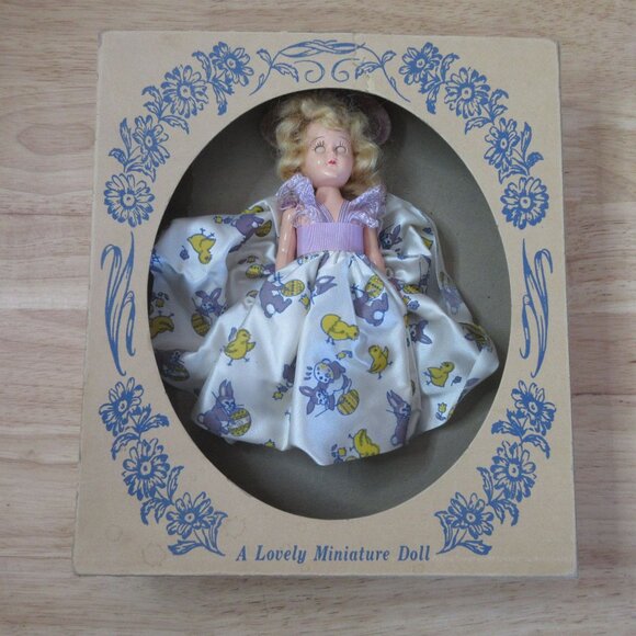 Dream Doll 7.5" Easter Bonnie Window Box 1950s - Picture 2 of 9